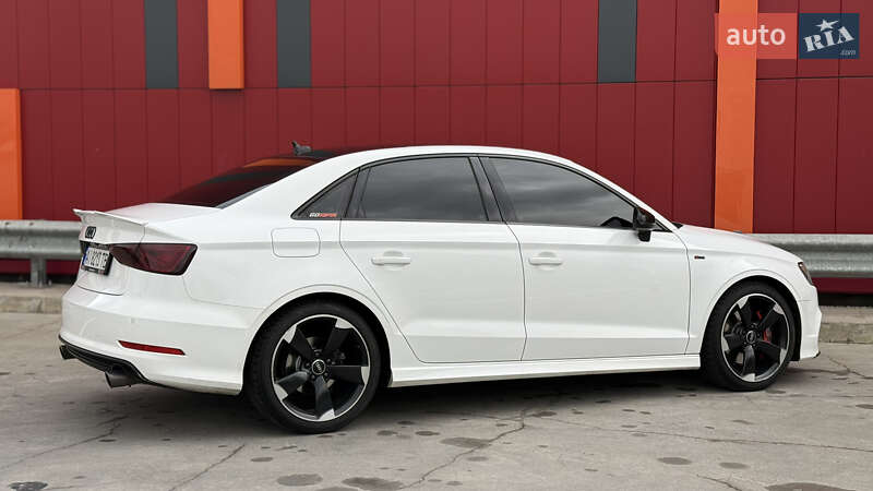 Седан Audi A3 2016 в Киеве