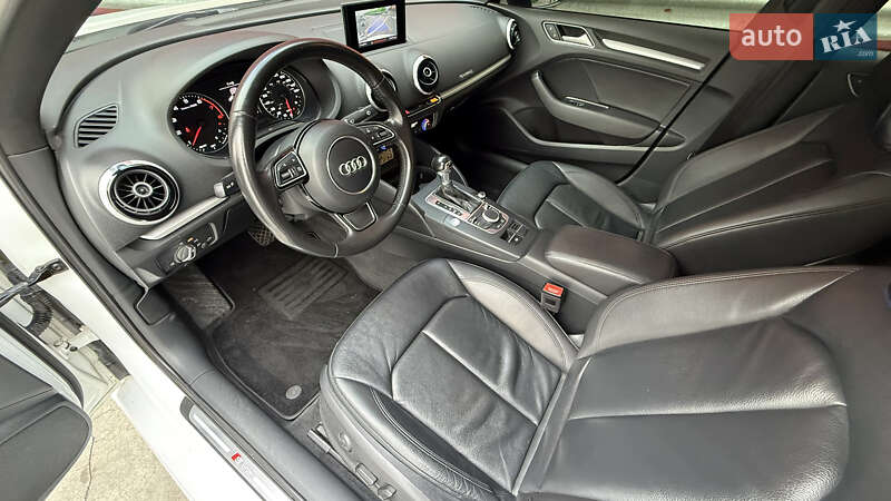 Седан Audi A3 2016 в Киеве