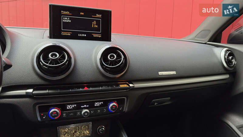 Седан Audi A3 2016 в Киеве