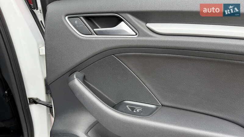 Седан Audi A3 2016 в Киеве