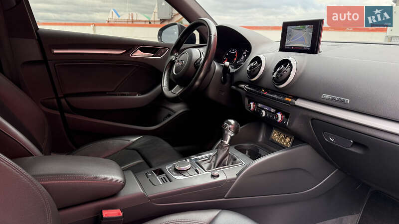 Седан Audi A3 2016 в Киеве