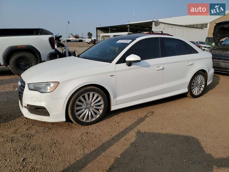 Седан Audi A3 2016 в Луцке