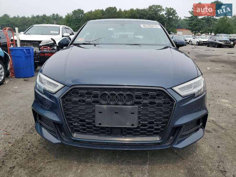 Седан Audi A3 2018 в Луцьку