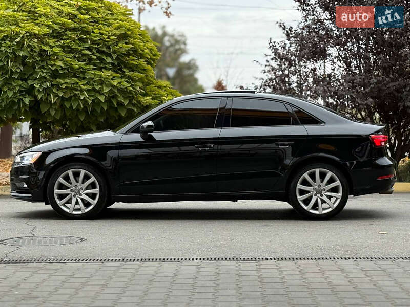 Седан Audi A3 2014 в Дніпрі