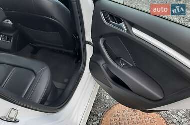 Хетчбек Audi A3 2015 в 