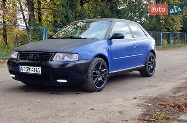Хэтчбек Audi A3 1998 в 