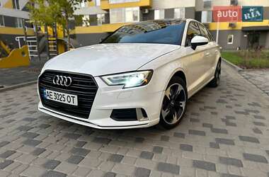 Седан Audi A3 2017 в Виннице