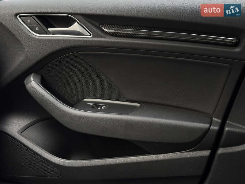 Седан Audi A3 2016 в Киеве