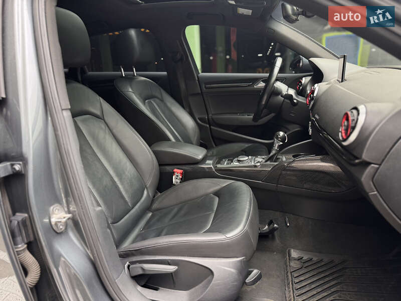 Седан Audi A3 2016 в Киеве