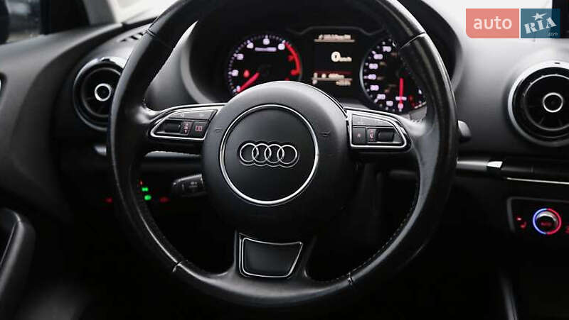 Седан Audi A3 2015 в Киеве