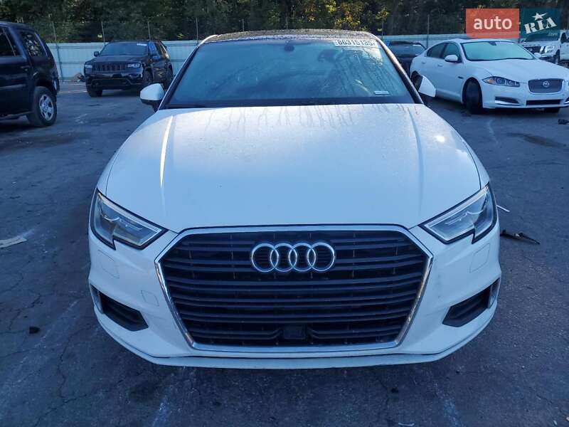 Седан Audi A3 2017 в Киеве