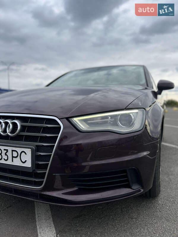 Седан Audi A3 2014 в Києві