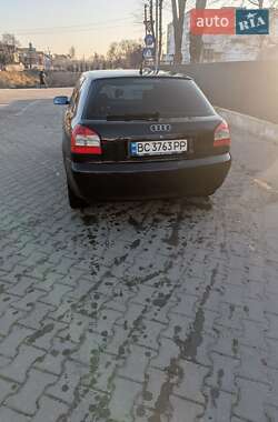 Хэтчбек Audi A3 2001 в 