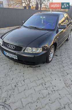 Хэтчбек Audi A3 2001 в 