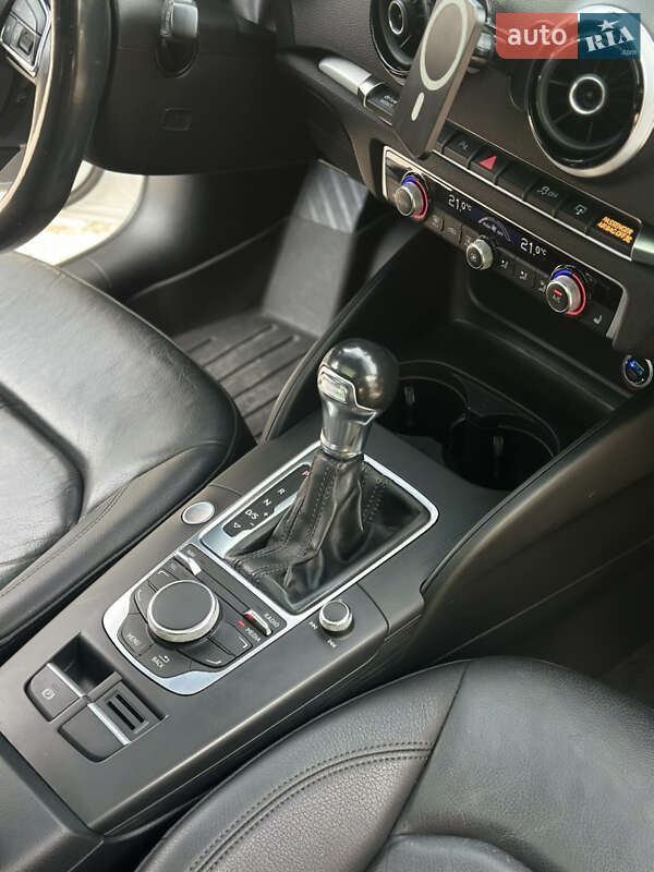 Хетчбек Audi A3 2016 в Рівному