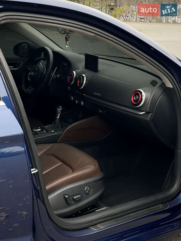 Седан Audi A3 2014 в Дніпрі
