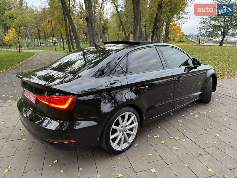 Седан Audi A3 2015 в Киеве