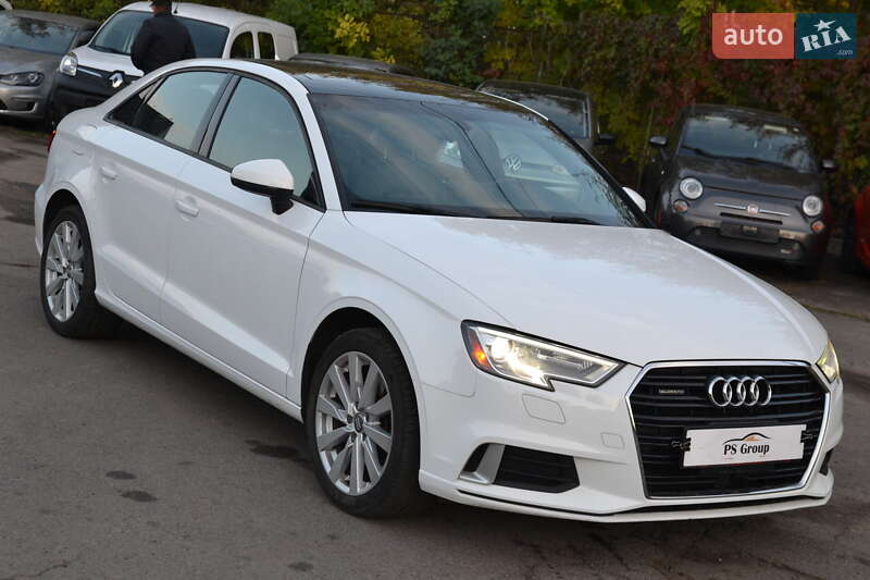 Седан Audi A3 2017 в Луцке