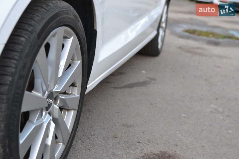 Седан Audi A3 2017 в Луцке