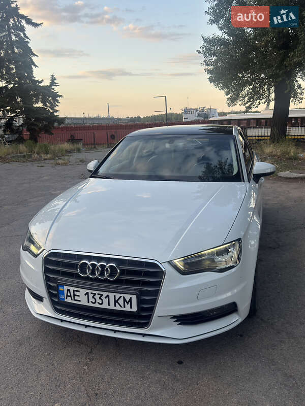 Седан Audi A3 2016 в Днепре