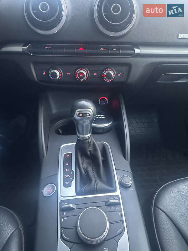 Седан Audi A3 2016 в Днепре