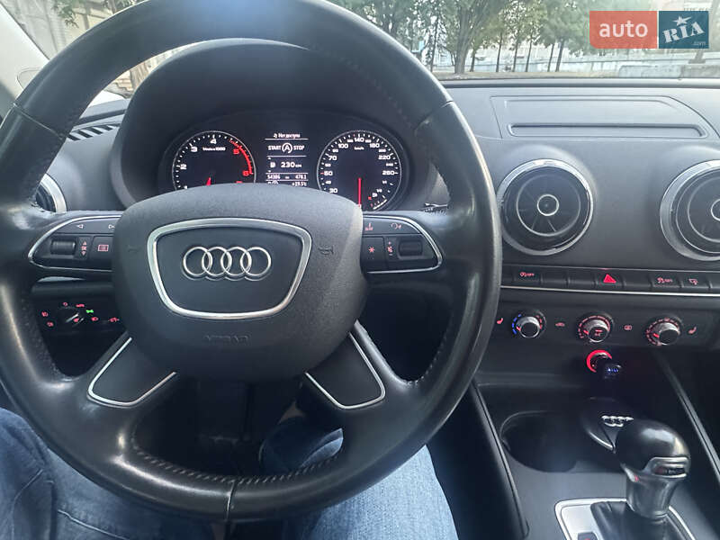 Седан Audi A3 2016 в Днепре