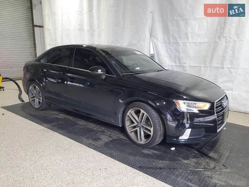 Седан Audi A3 2017 в Львові
