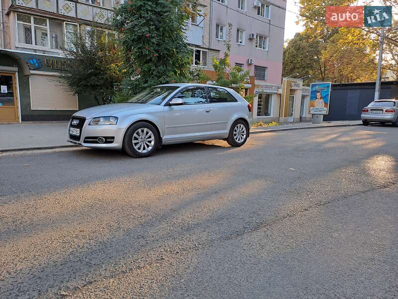 Хэтчбек Audi A3 2011 в Черноморске
