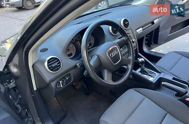 Хетчбек Audi A3 2010 в 