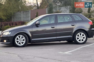 Хэтчбек Audi A3 2010 в 