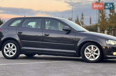 Хэтчбек Audi A3 2010 в 