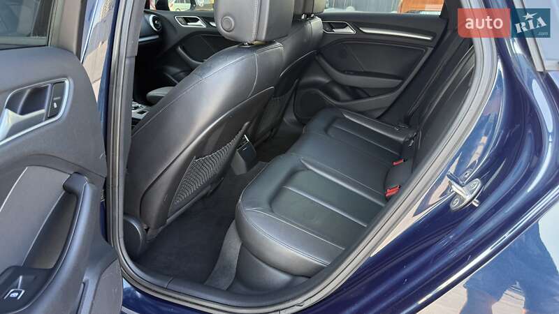 Седан Audi A3 2017 в Киеве