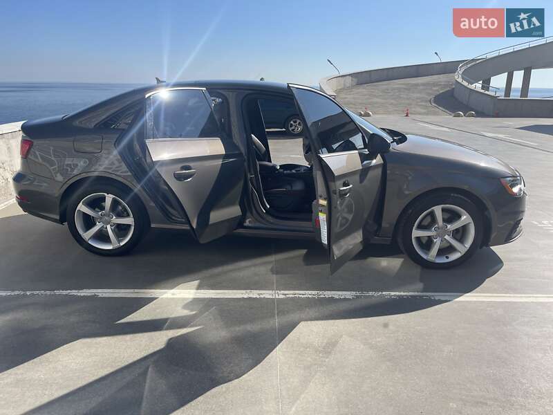 Седан Audi A3 2015 в Одессе
