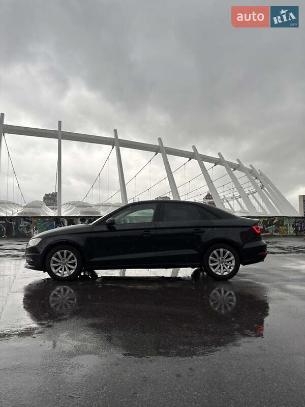 Седан Audi A3 2015 в Івано-Франківську