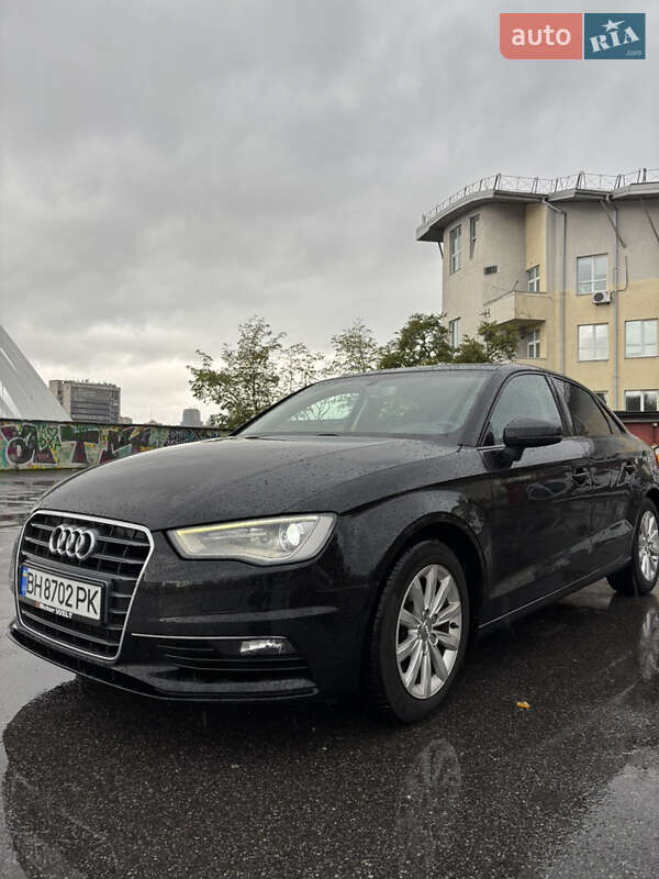 Седан Audi A3 2015 в Івано-Франківську