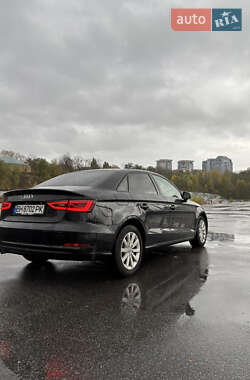 Седан Audi A3 2015 в Ивано-Франковске