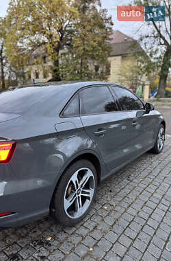 Седан Audi A3 2016 в Фастові