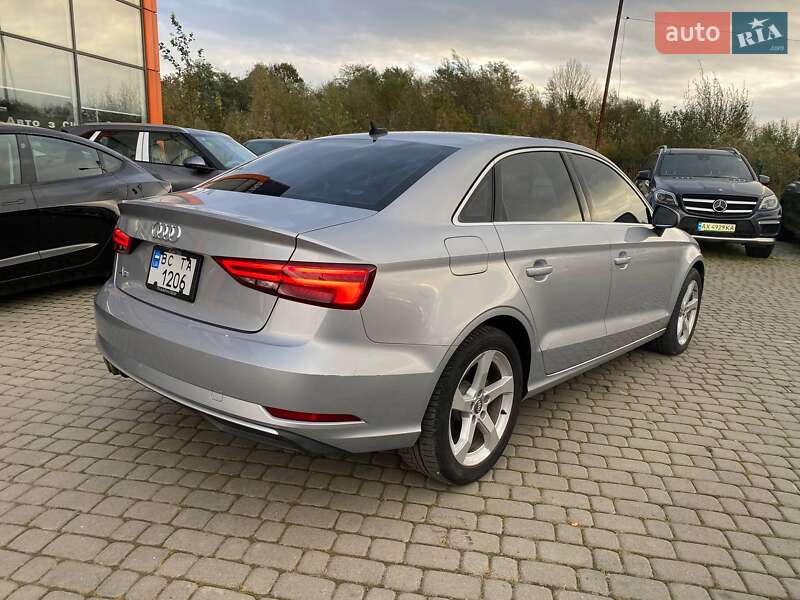 Седан Audi A3 2018 в Львові