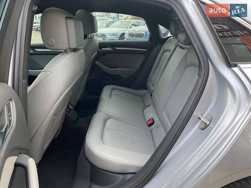 Седан Audi A3 2018 в Львові