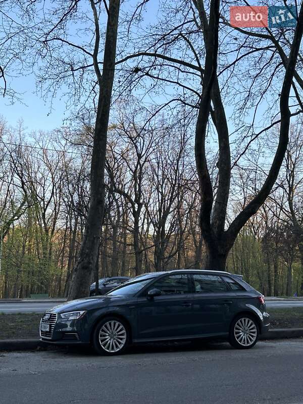 Хетчбек Audi A3 2017 в Києві фото 6 Хетчбек Audi A3 2017 в Києві