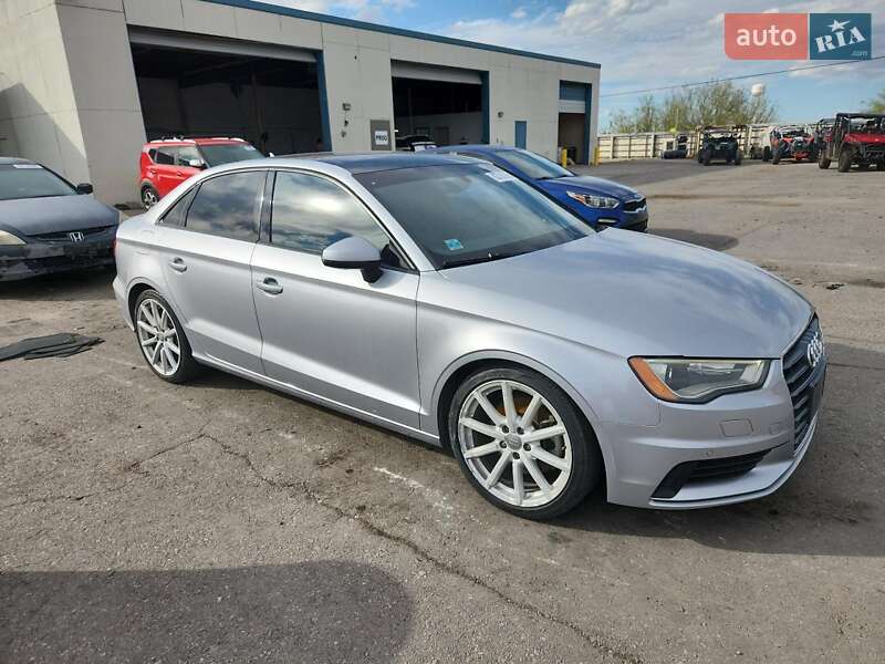 Седан Audi A3 2015 в Львове