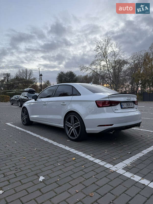 Седан Audi A3 2016 в Вишгороді