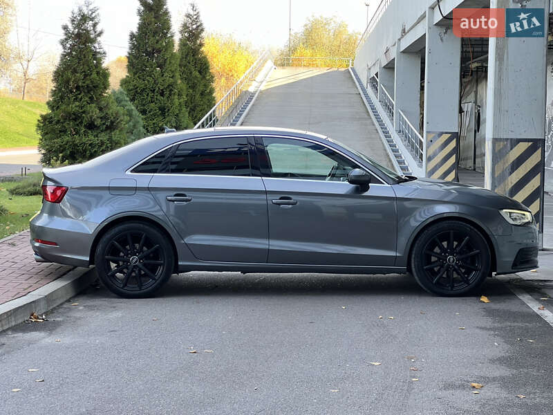 Седан Audi A3 2015 в Києві