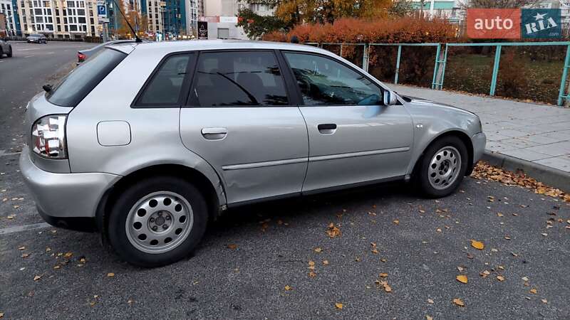 Хетчбек Audi A3 2001 в Черкасах