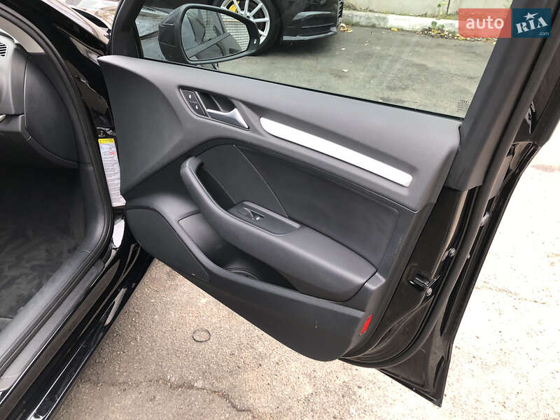 Седан Audi A3 2015 в Ірпені