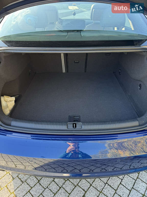 Седан Audi A3 2015 в Львові