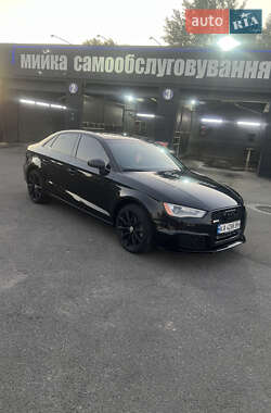 Седан Audi A3 2015 в Ромнах