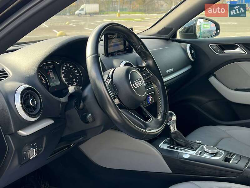 Хетчбек Audi A3 2017 в Одесі