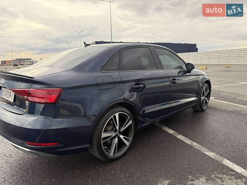 Седан Audi A3 2016 в Львові