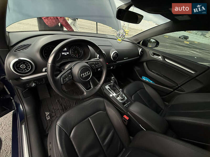 Седан Audi A3 2016 в Львові